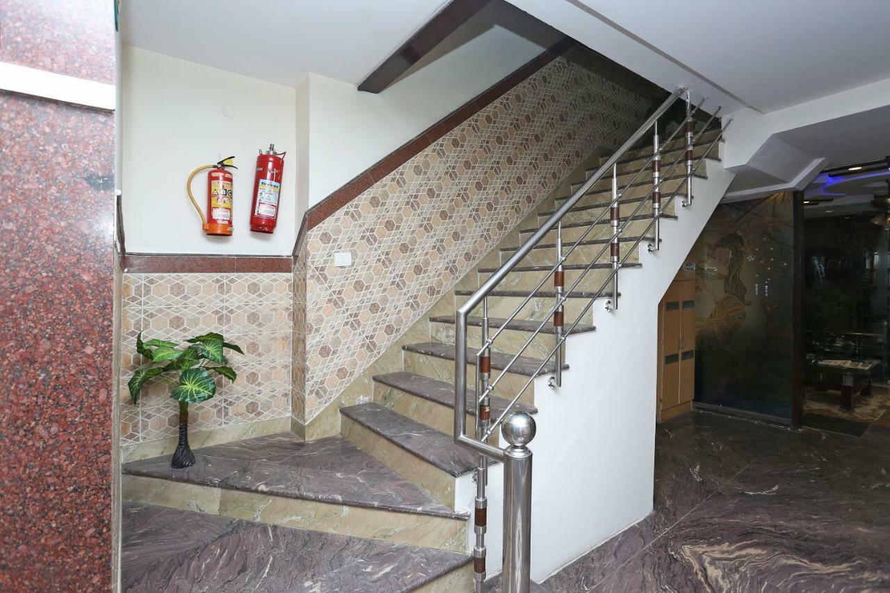 Oyo 30698 Hari Om Guest House Jadabpur Bagian luar foto